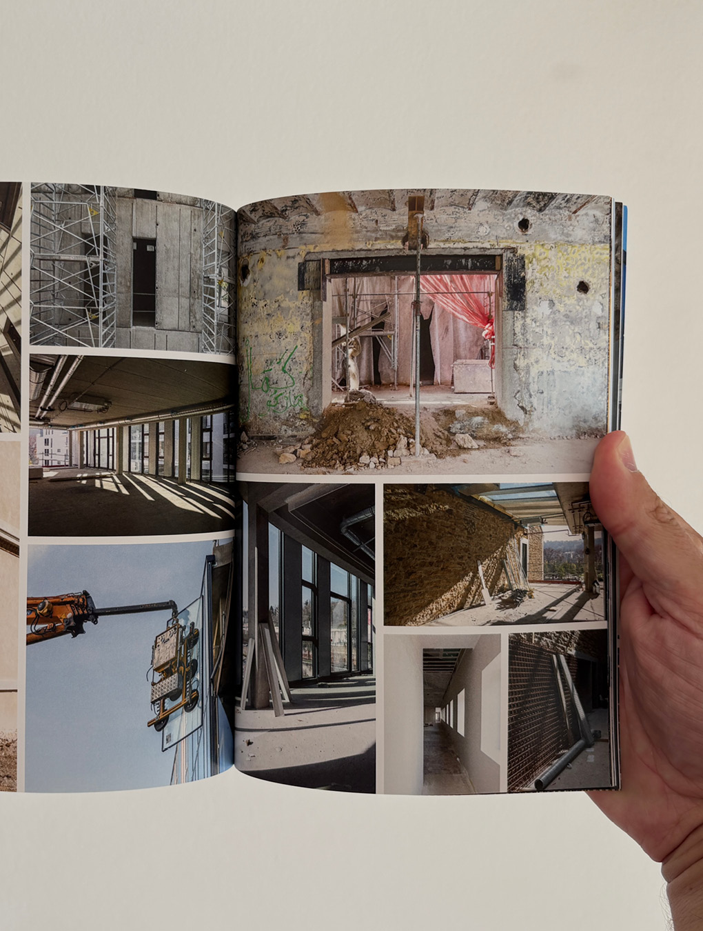 Pages de photos du livret éditions SOHO sur le projet de bureaux High Five à Lyon